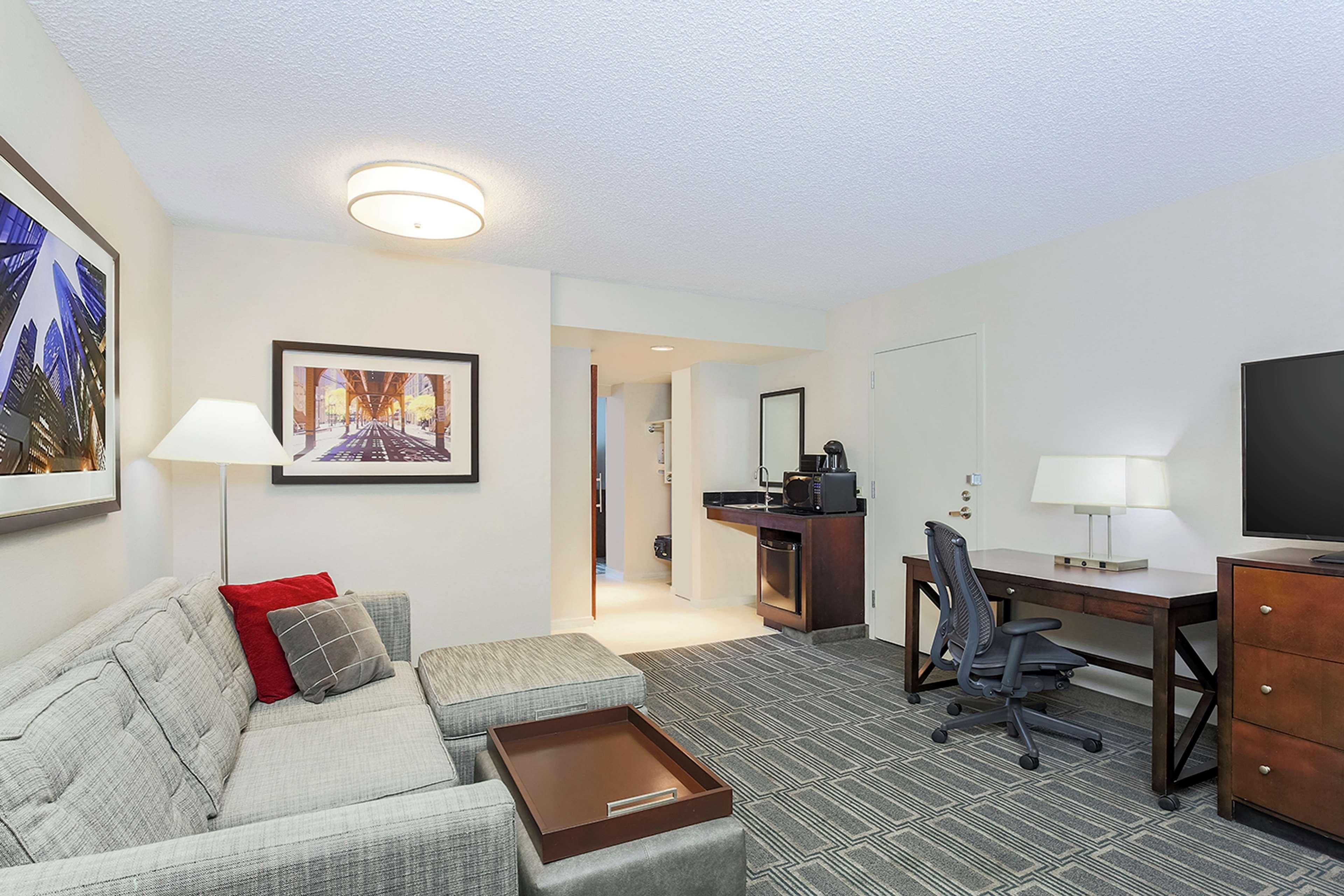 Embassy Suites By Hilton Chicago Lombard Exterior foto